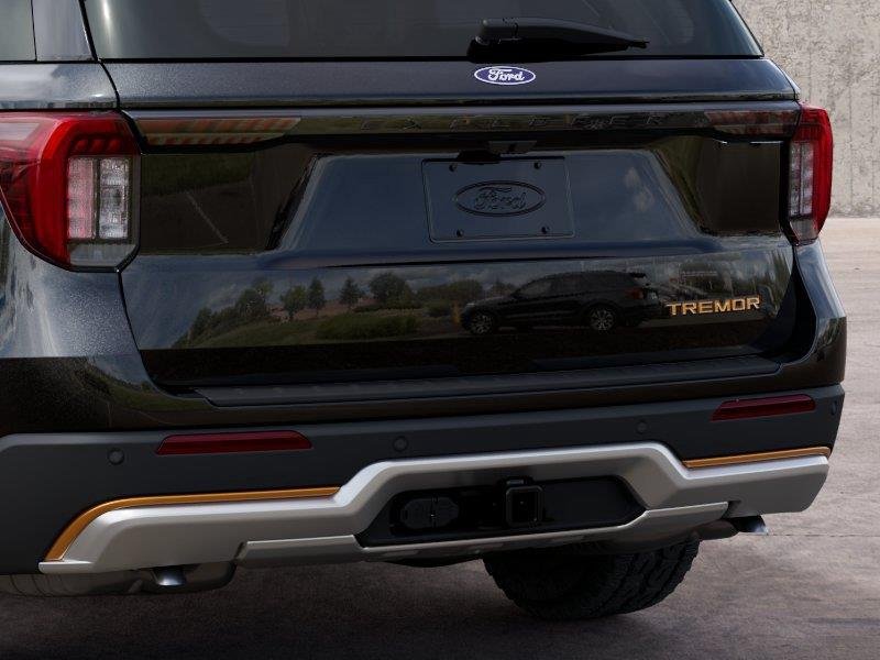 New 2027 UM AGATE BLACK METALLIC Ford Tremor image 15