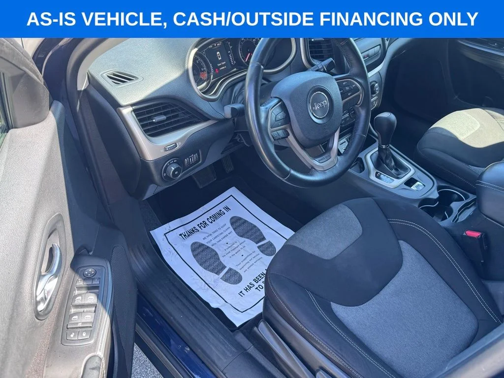 Used 2014 True Blue Jeep Latitude image 9