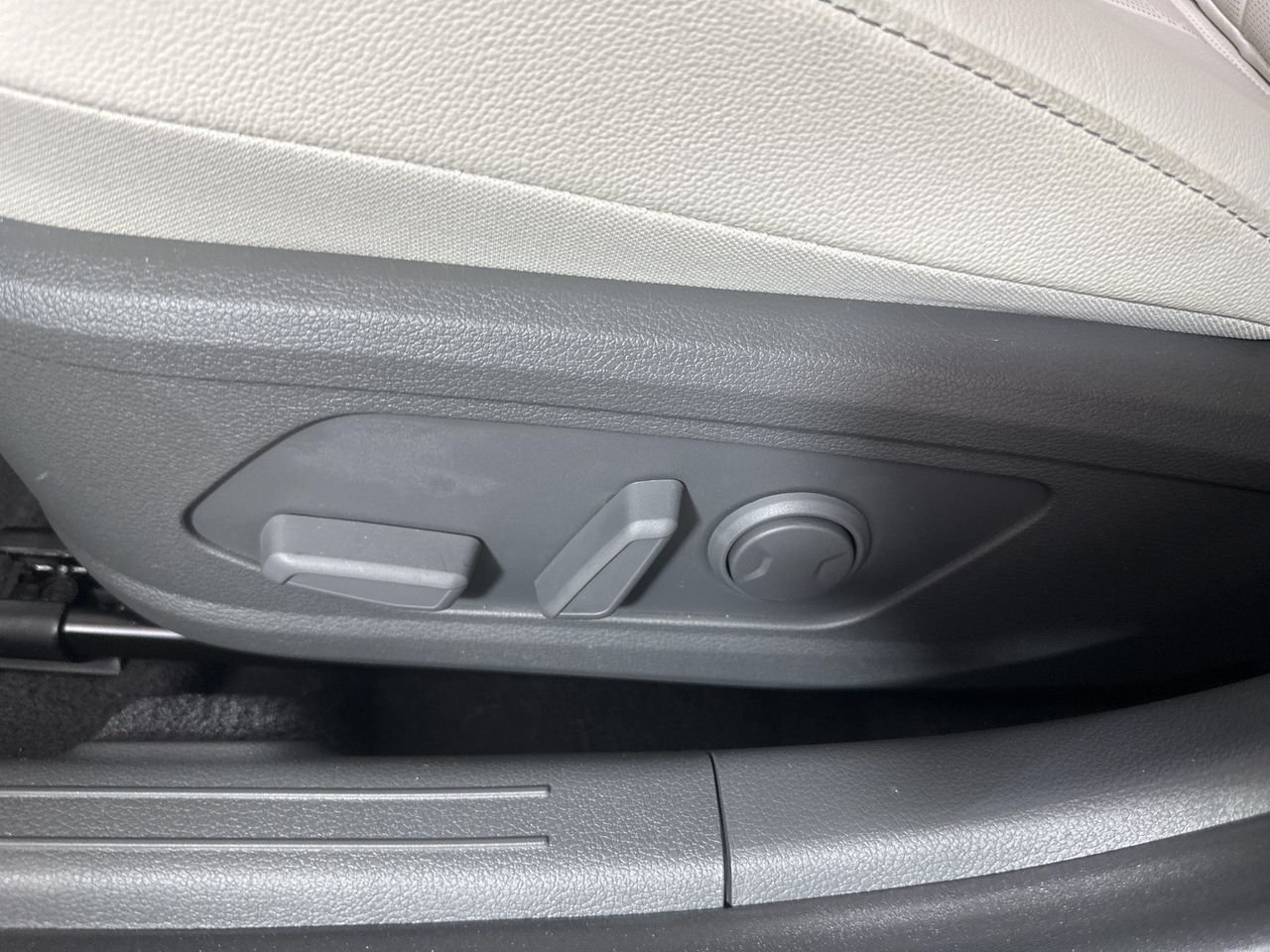 2025 Hyundai Sonata Hybrid Limited - Photo 10