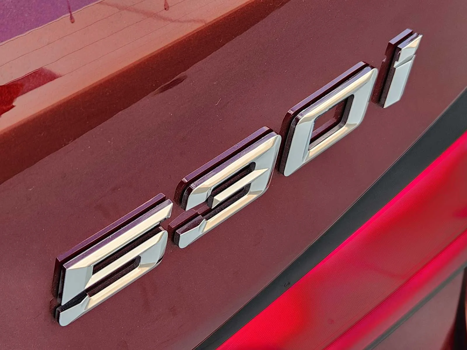 Certified Used 2023 Aventurin Red Metallic BMW 530i image 9