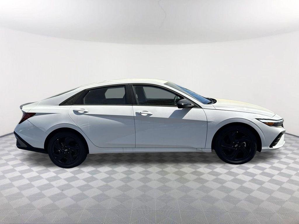 New 2026 White Hyundai SEL Sport image 4
