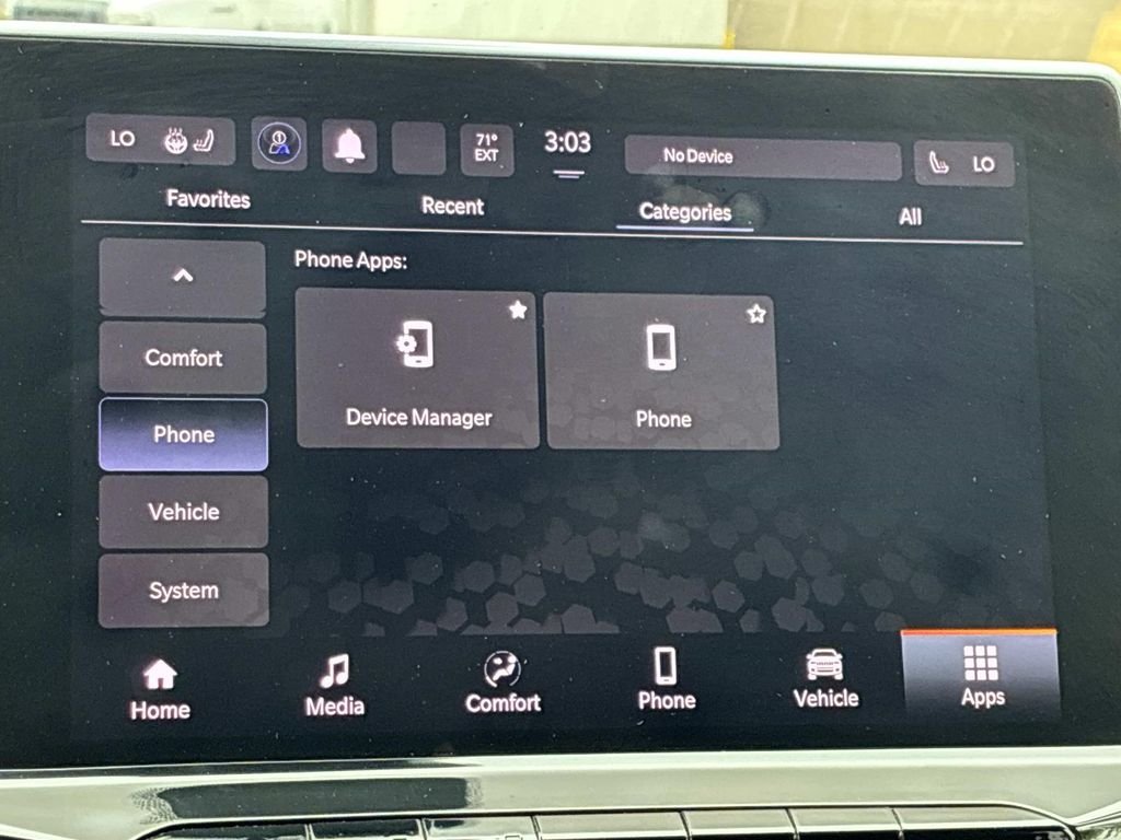 Used 2022 White Jeep Latitude image 36