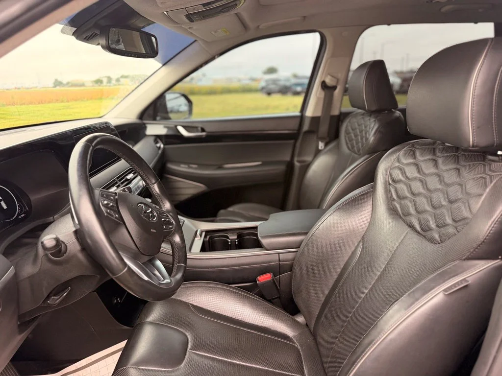 Used 2021 Moonlight Hyundai Limited image 9