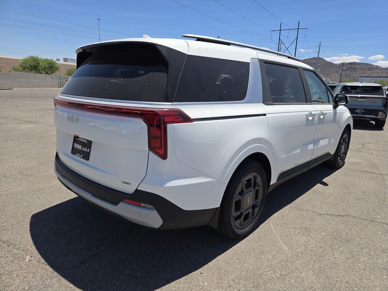 New 2026 Snow White Pearl Kia EX image 3
