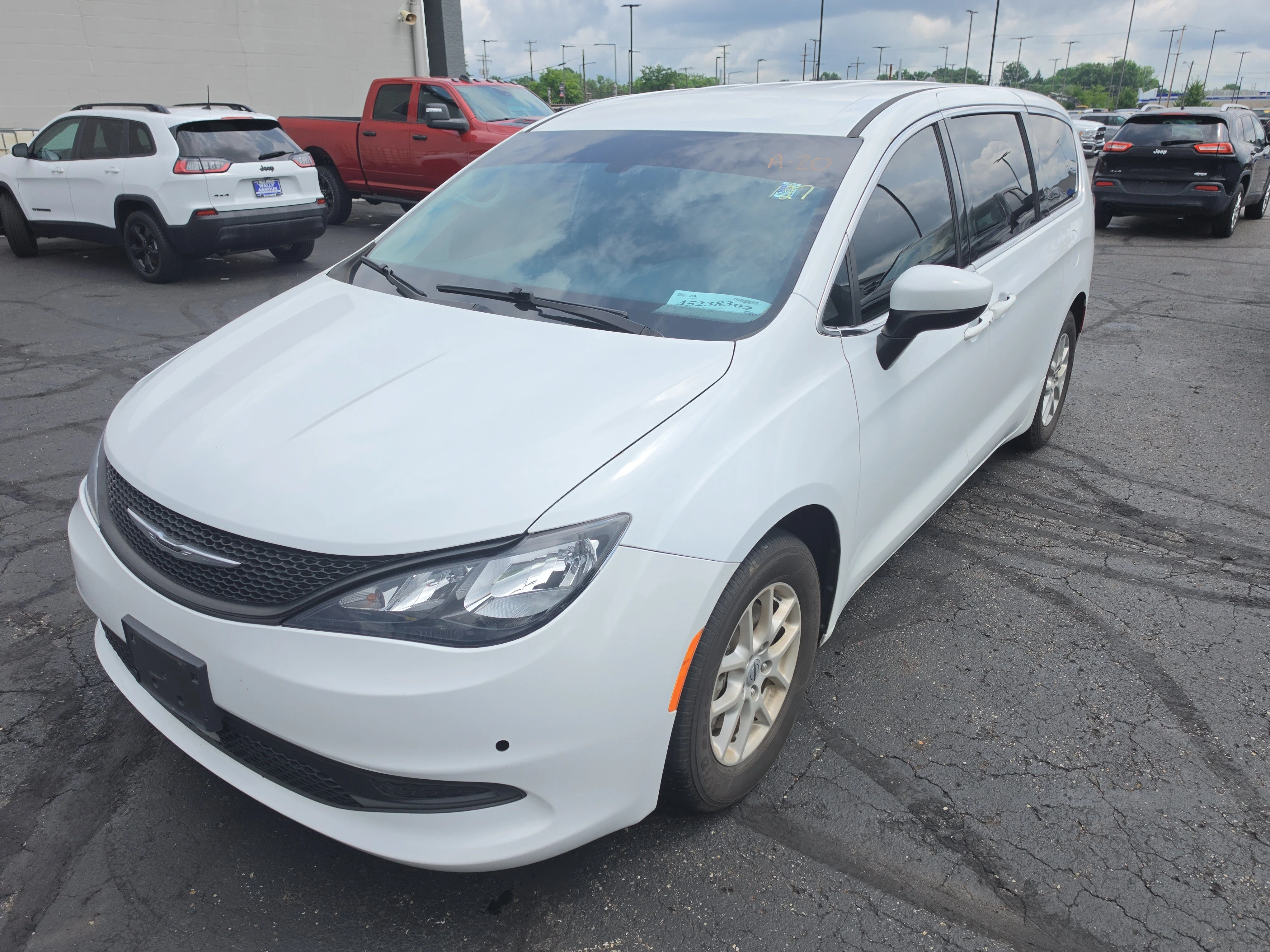 Used 2021 Bright White Clearcoat Chrysler LX image 7
