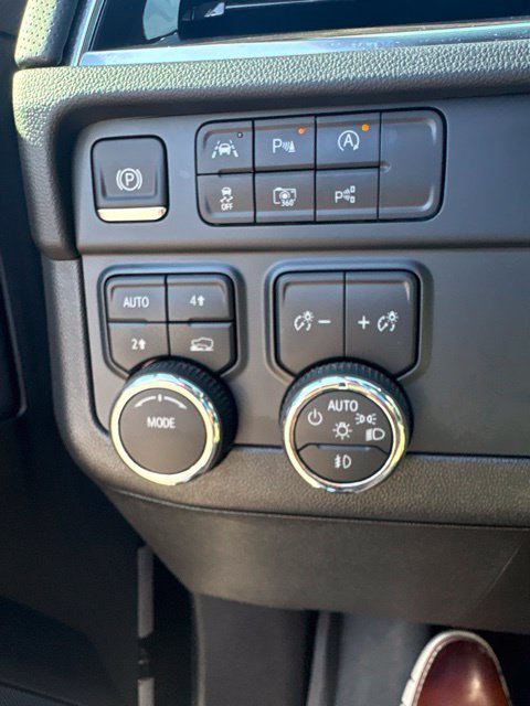 Used 2025 Black Chevrolet Premier image 16