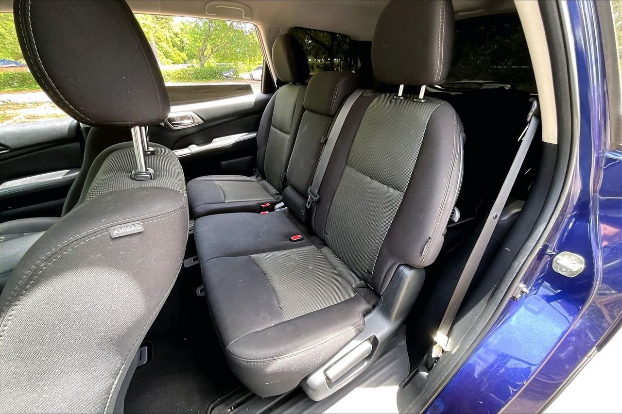 Used 2020 Blue Nissan S image 19