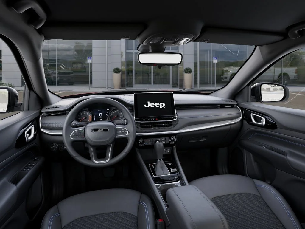New 2026 Red Hot Pearl-Coat Exterior Paint Jeep Latitude image 14