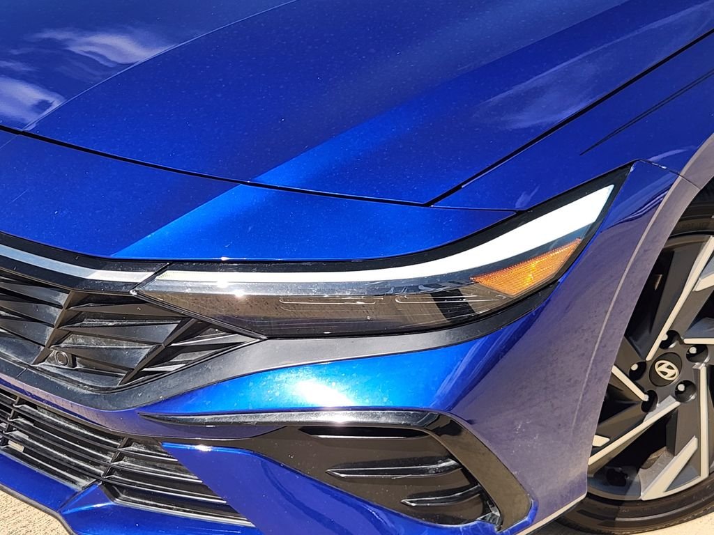 Used 2025 Intense Blue Hyundai Limited image 10