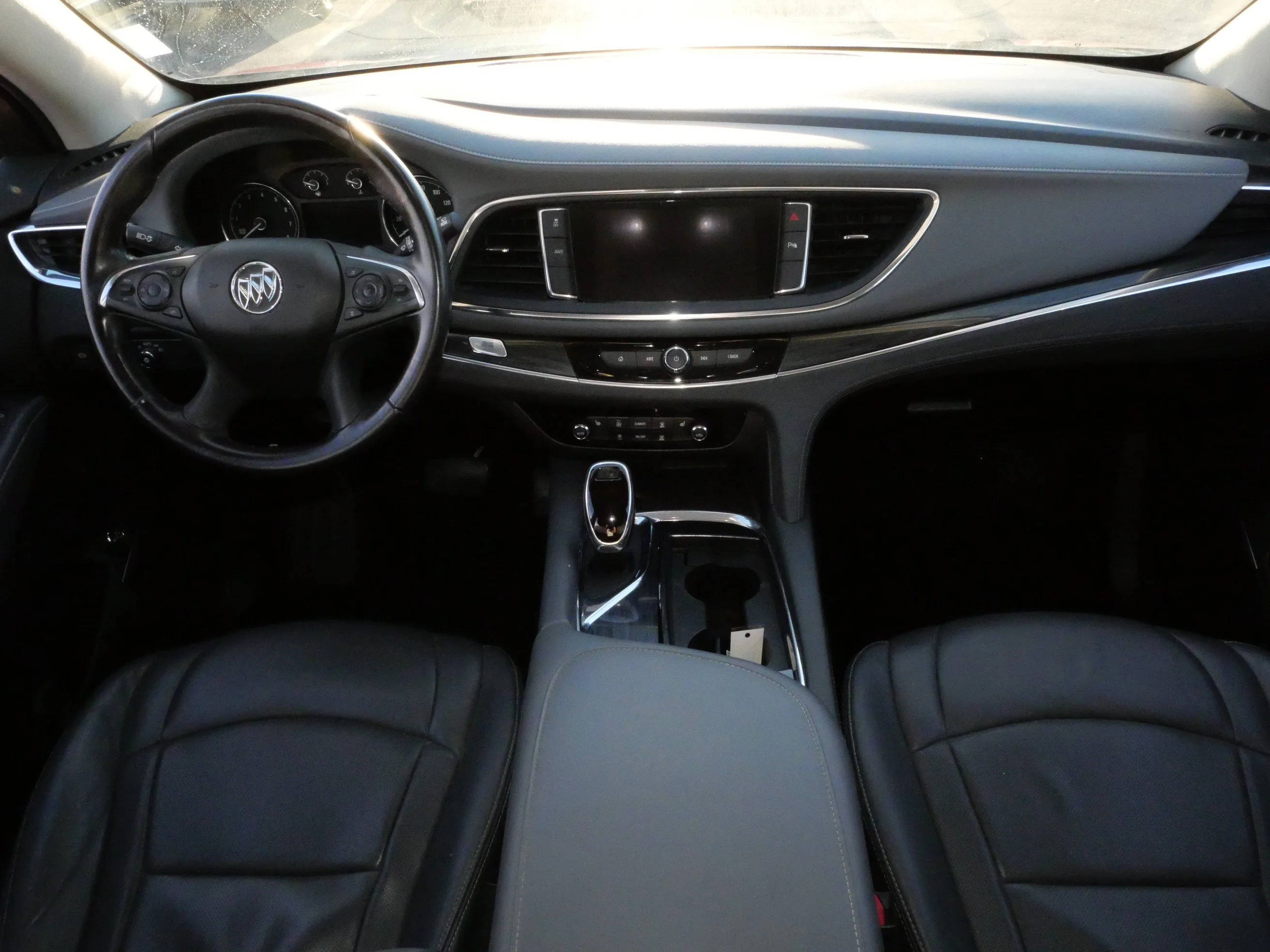 Used 2018 Red Quartz Tintcoat Buick Essence image 10