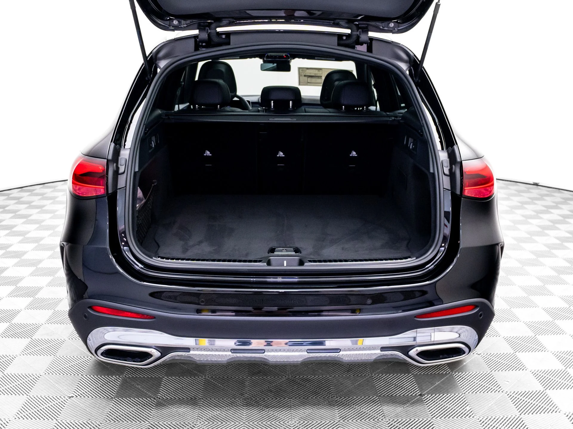New 2026 Black Mercedes-Benz GLC 300 image 33