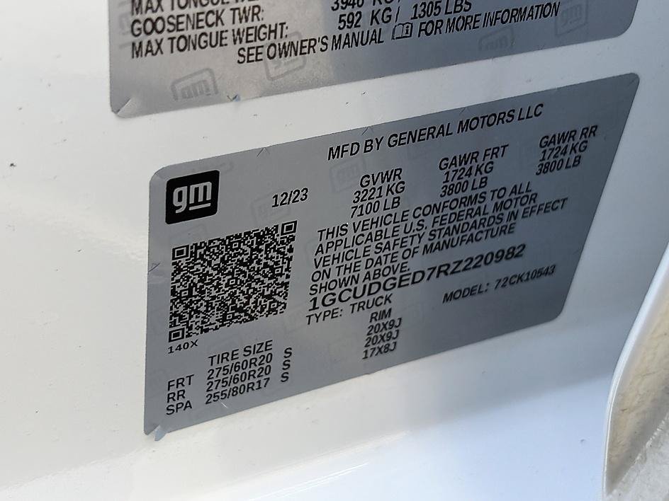 Used 2024 Iridescent Pearl Tricoat Chevrolet LTZ image 26