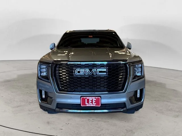 Used 2023 Silver GMC Denali Ultimate image 9