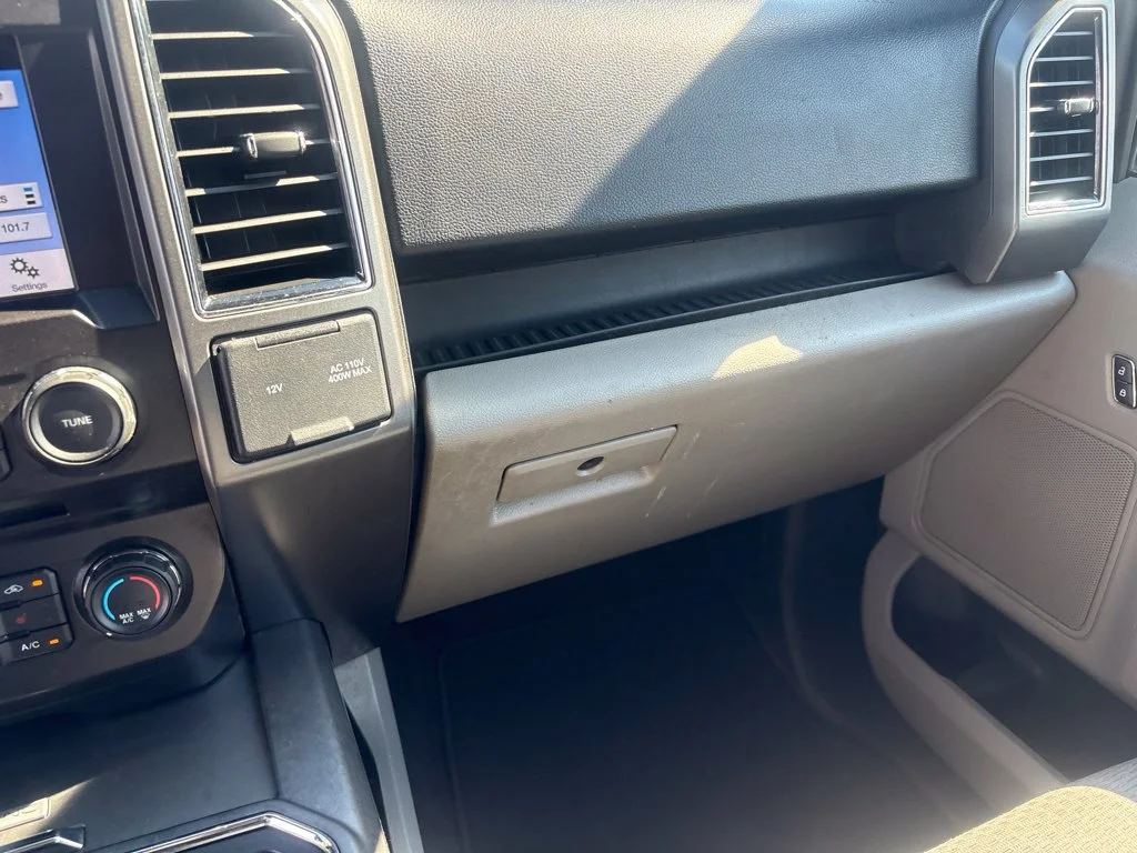 Used 2018 Silver Ford XLT image 33