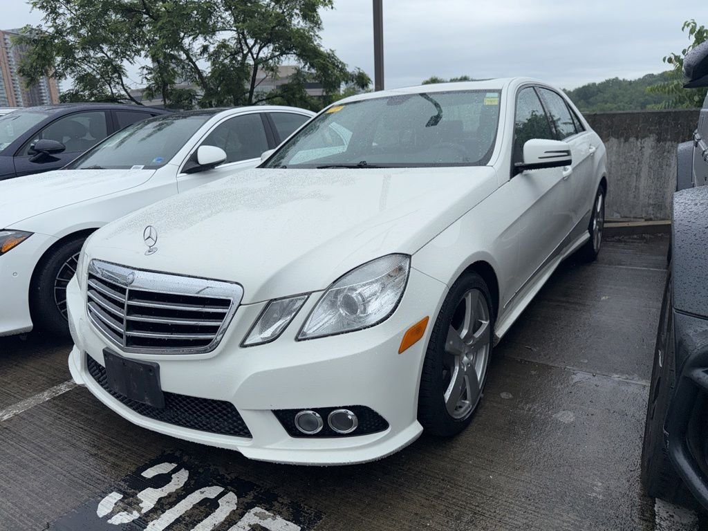 2010 Mercedes-Benz E-Class's photo