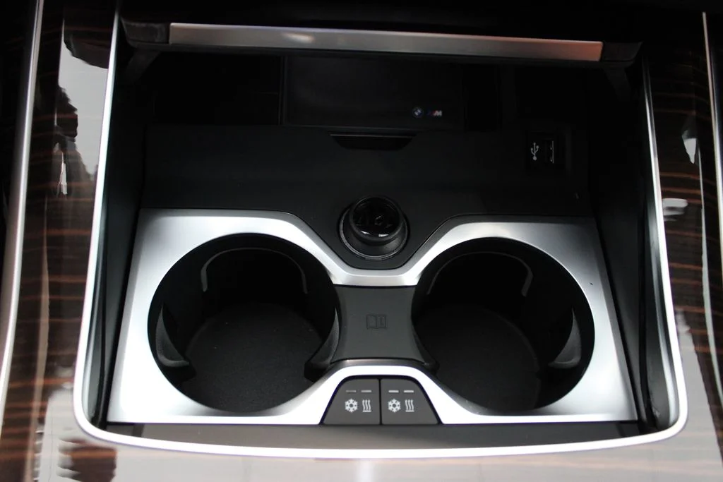 New 2027 Black Sapphire Metallic BMW M60i image 17