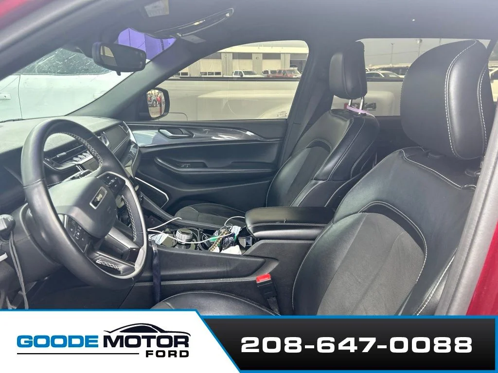 Used 2021 Velvet Red Pearlcoat Jeep Altitude image 3