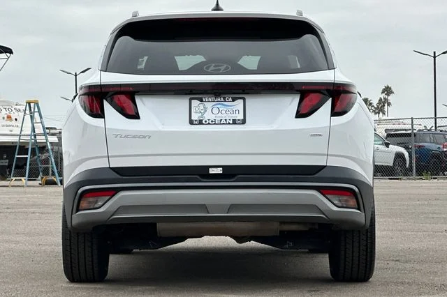 Used 2025 White Pearl Hyundai SEL image 5
