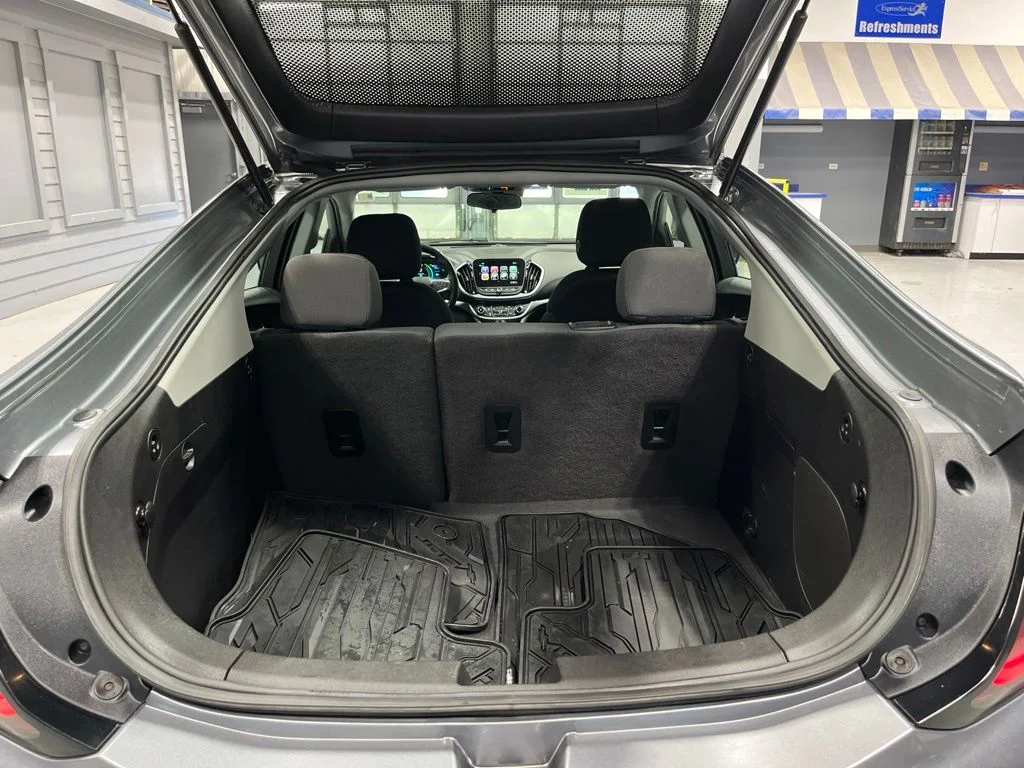 Used 2018 Steel Metallic Chevrolet LT image 29