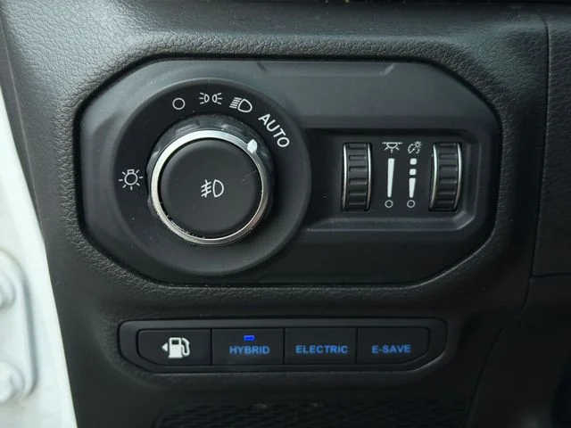 Used 2022 White Jeep Unlimited Rubicon 4xe image 15