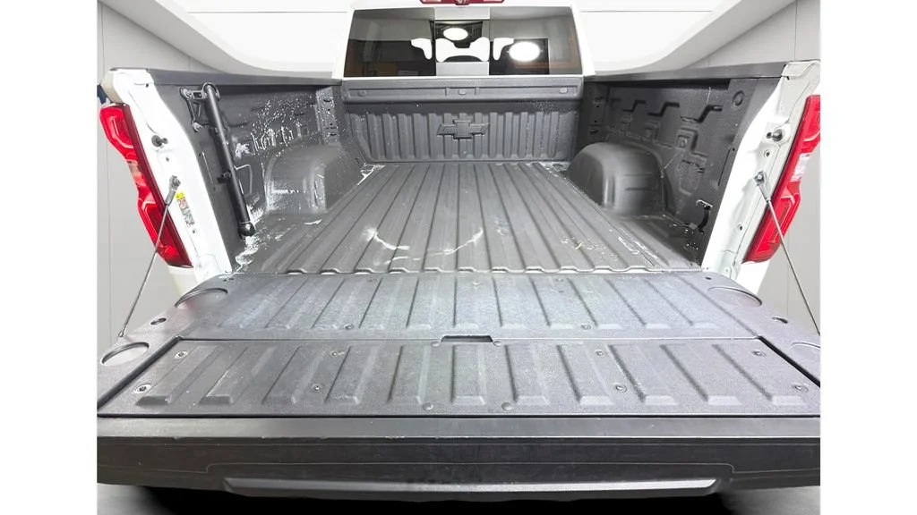 Used 2025 Summit White Chevrolet ZR2 image 30