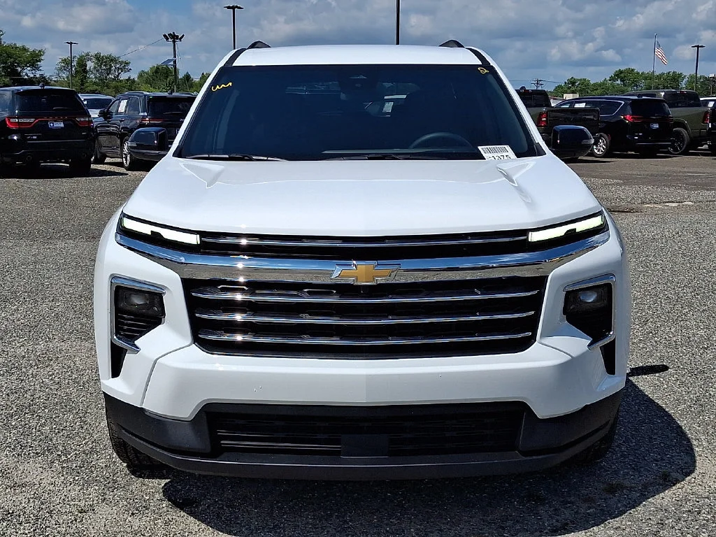 New 2027 Summit White Chevrolet LT image 2