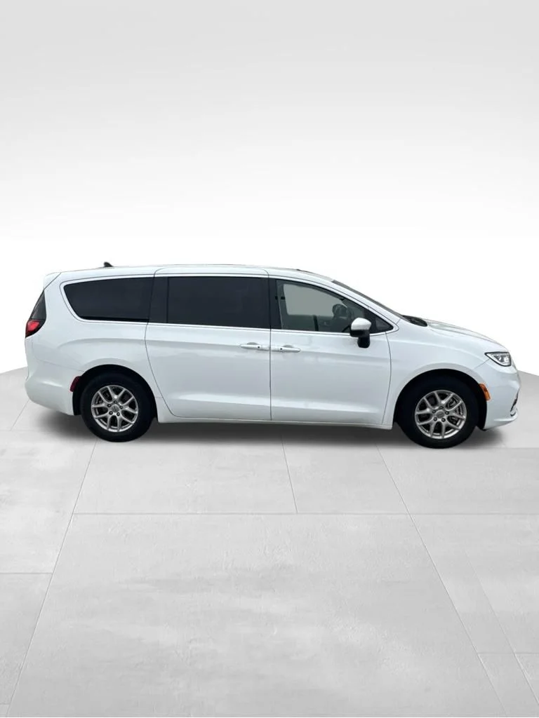 Used 2023 Bright White Clearcoat Chrysler Touring L image 1