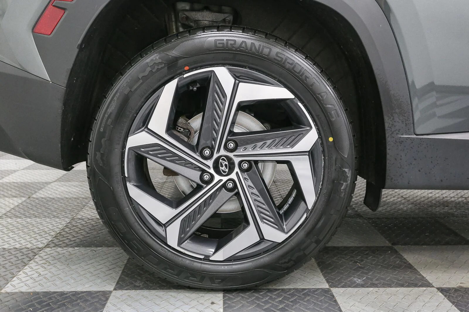 Used 2023 Amazon Gray Hyundai SEL Convenience image 20
