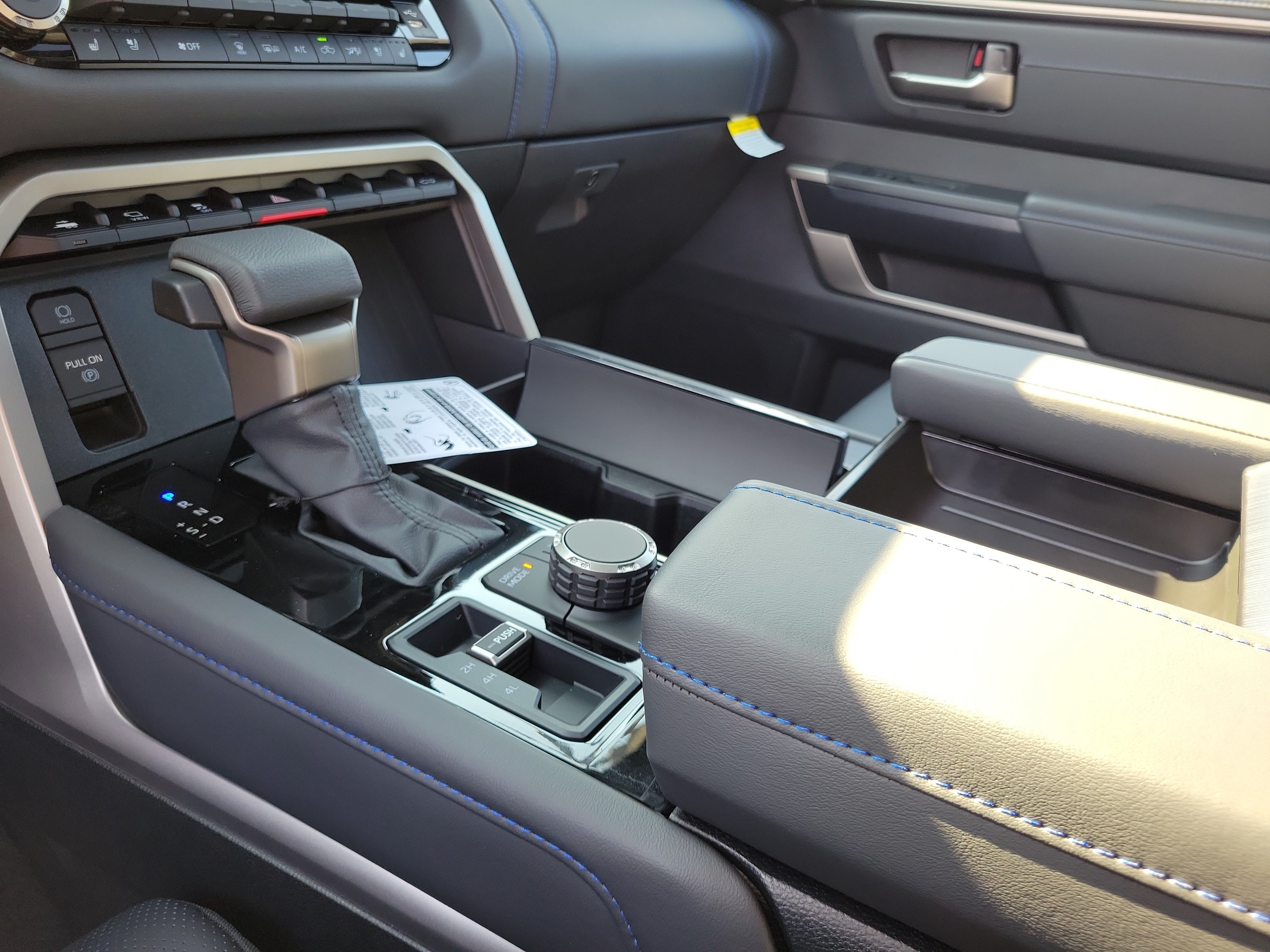 New 2026 Wind Chill Pearl <sup>1</sup> Toyota Tundra Platinum image 28