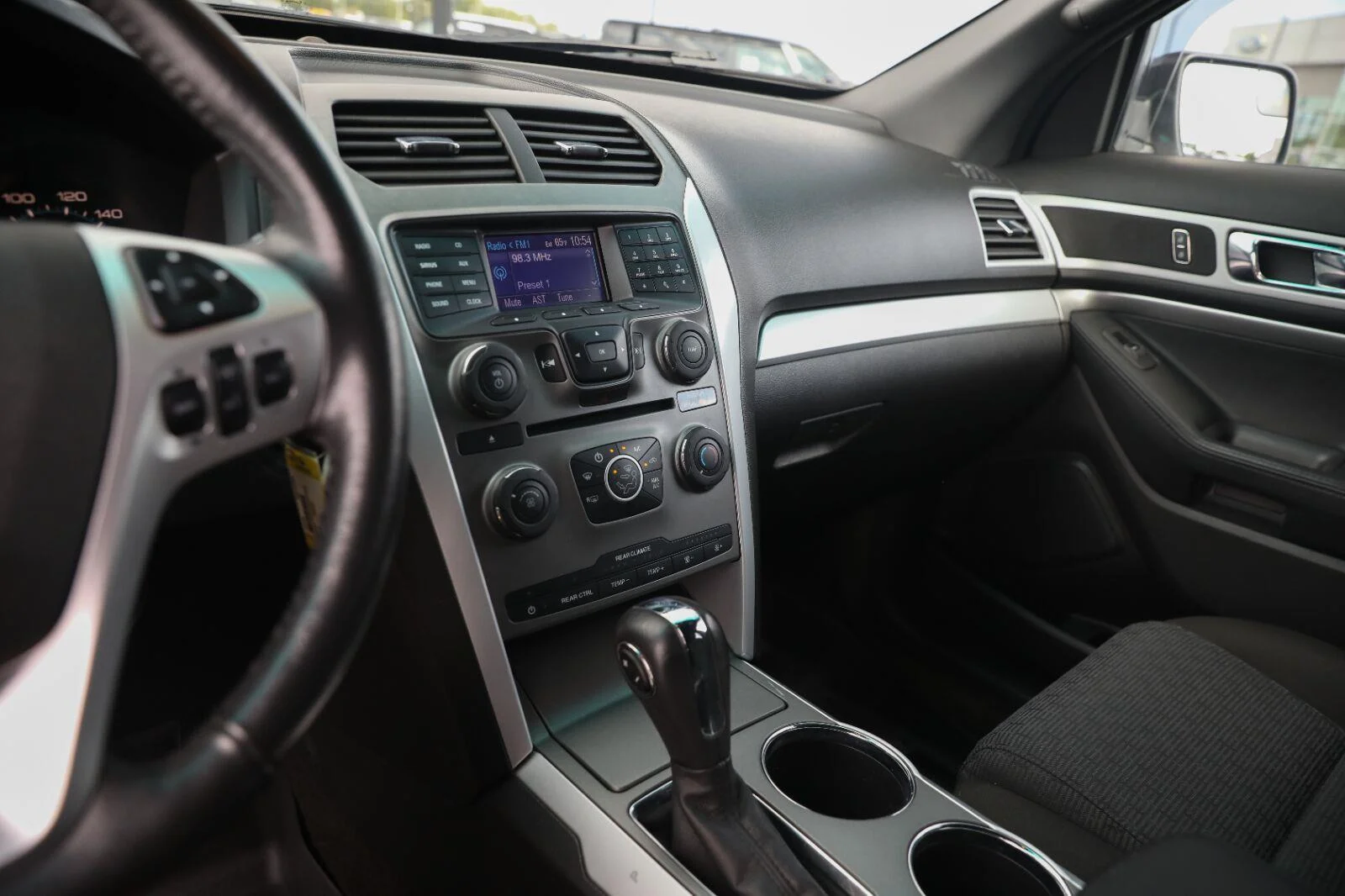 Used 2013 White Platinum Metallic Tri-Coat Ford XLT image 49