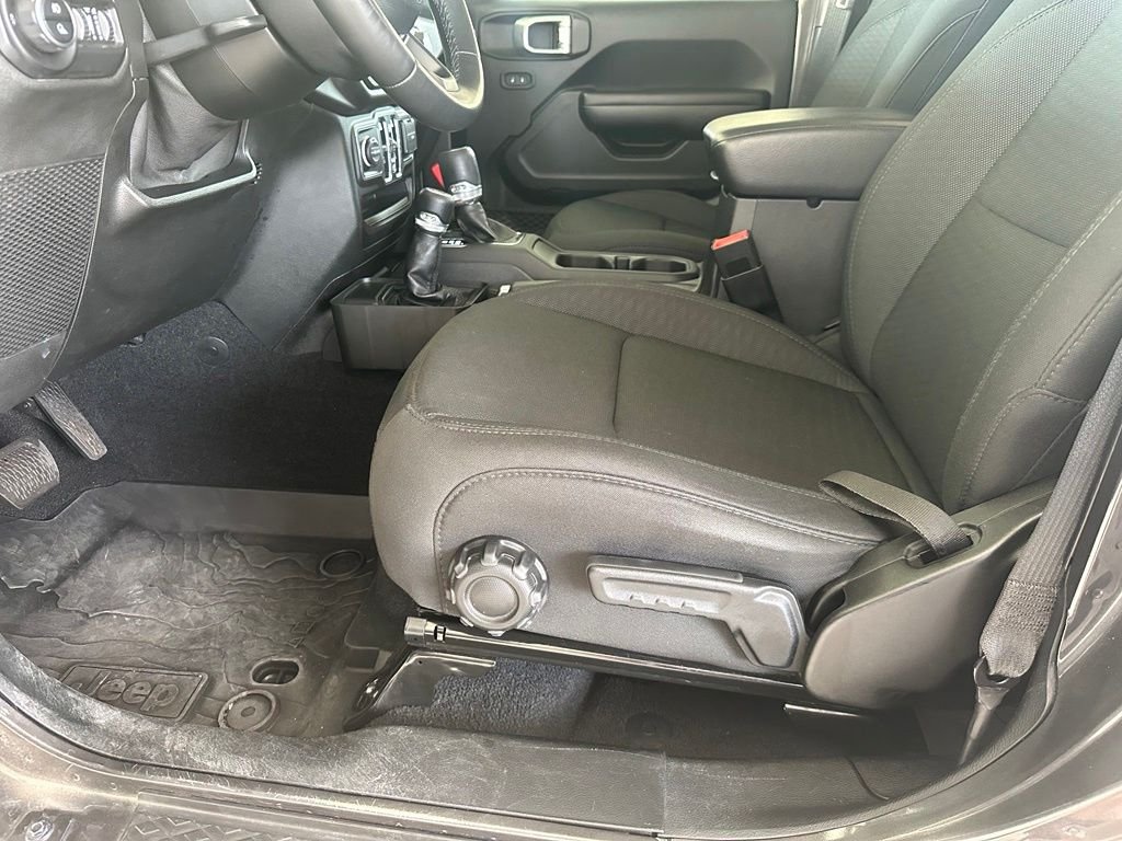 Used 2020 Gray Jeep Altitude image 14