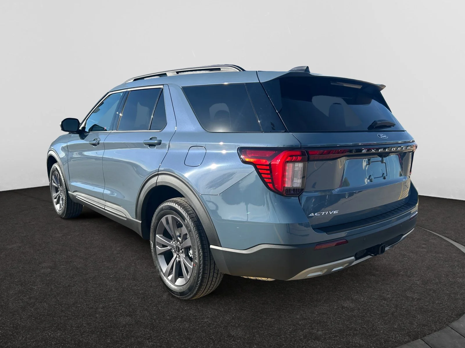 New 2027 Vapor Blue Metallic Ford Active w/200A Pkg image 3