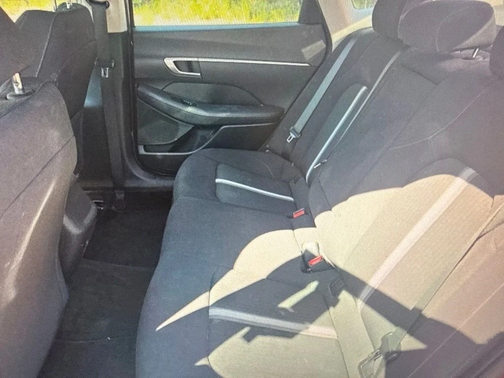 Used 2023 Red Hyundai SEL image 5