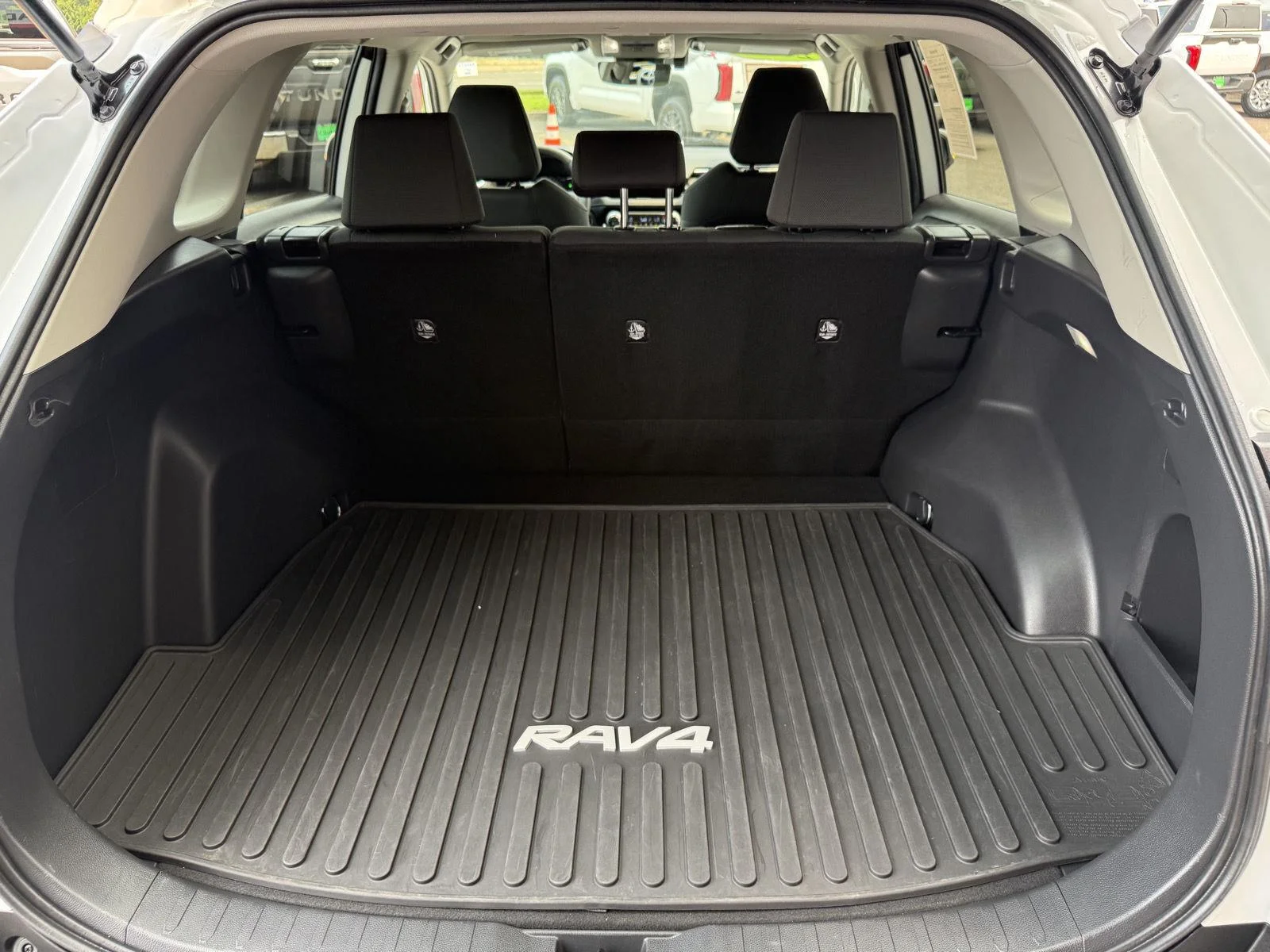 Used 2023 Ice Cap Toyota XLE image 19