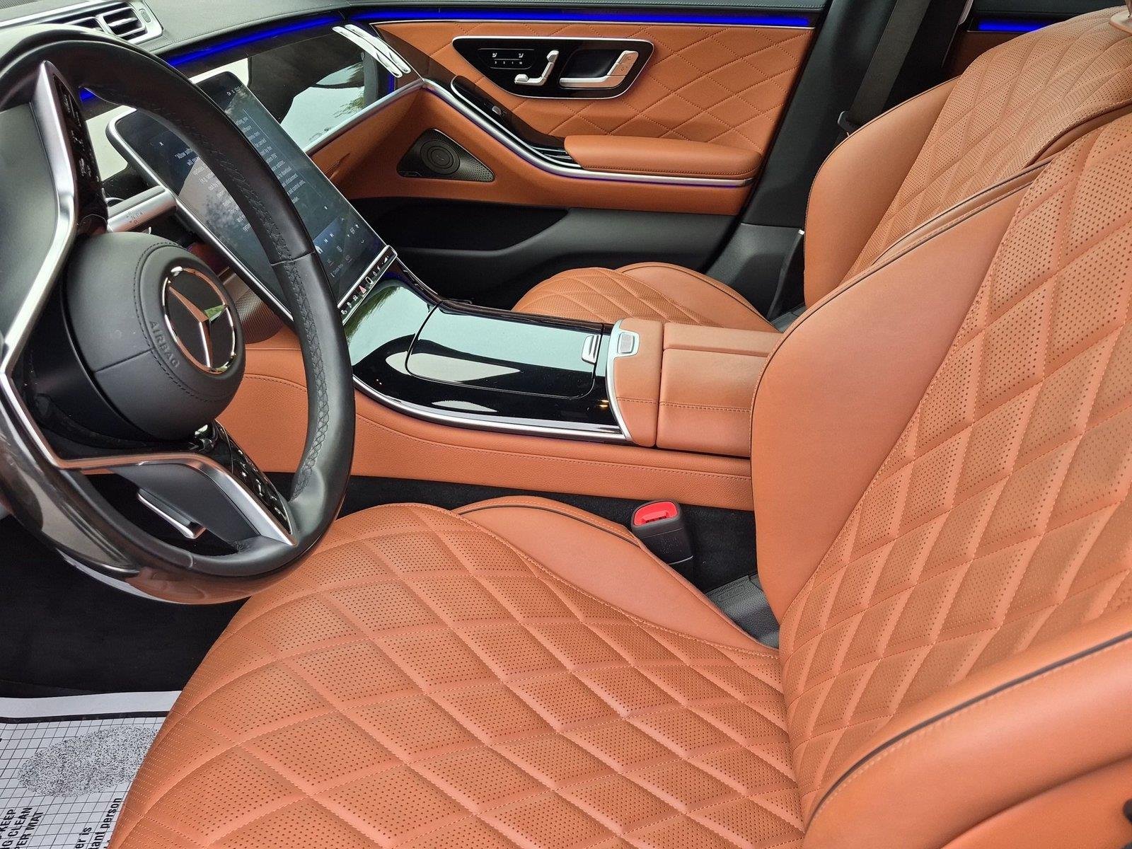 Used 2025 Obsidian Black Metallic Mercedes-Benz S 580e image 17