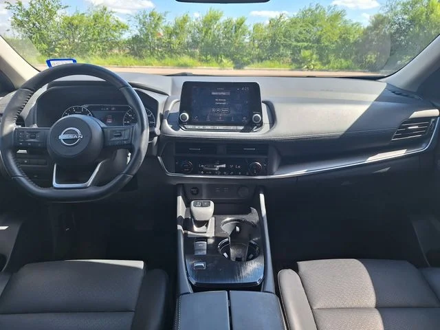Used 2024 Gray Nissan SV image 11