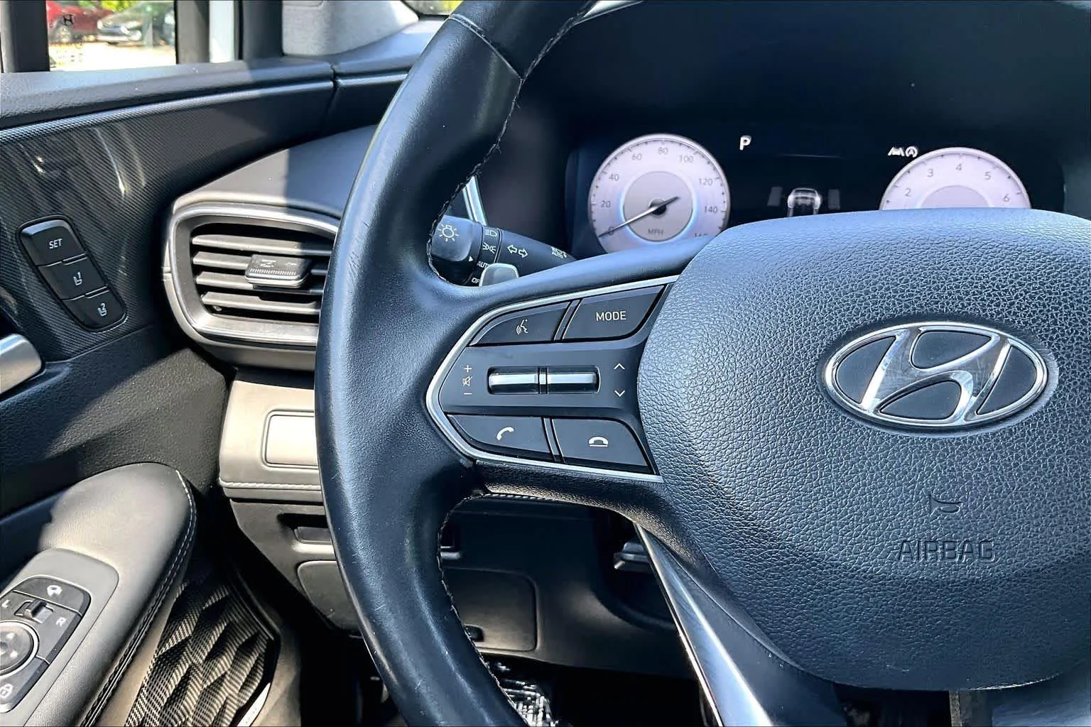 Used 2022 Quartz White Hyundai Limited image 24