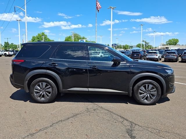 Used 2024 Black Nissan S image 5