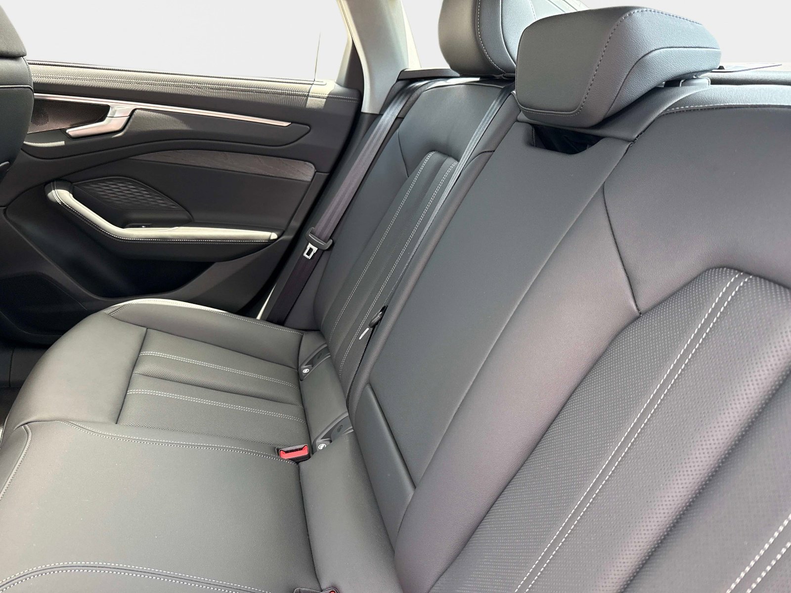 New 2026 Daytona Gray Pearl Effect Audi Prestige image 11