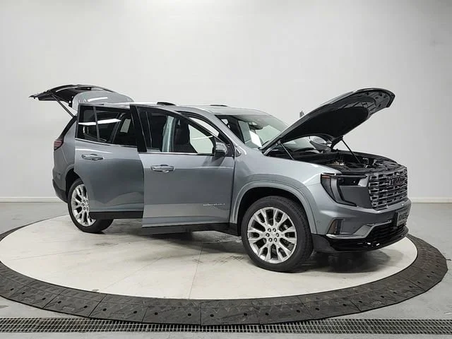 2026 GMC Acadia Denali - Photo 9