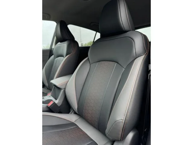 New 2026 CRYSTAL BLACK SILICA Subaru Limited image 27