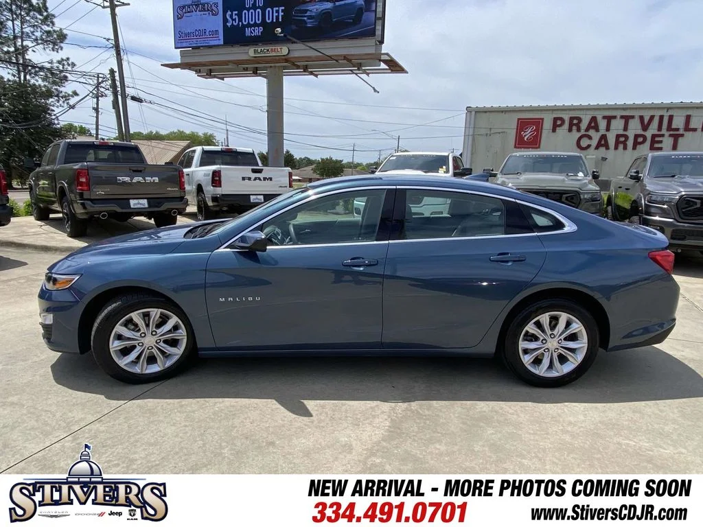 Used 2025 Blue Chevrolet LT image 5