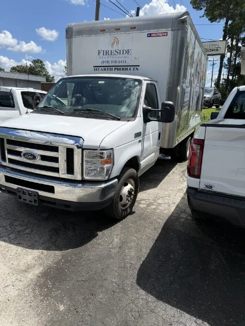 Used 2019 White Ford Base image 1