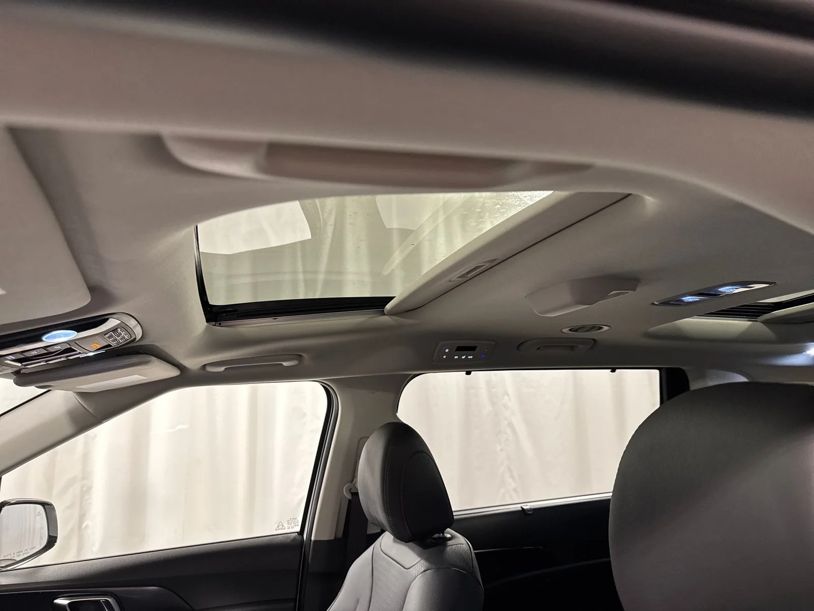 New 2027 Snow White Pearl Kia SX Prestige image 22