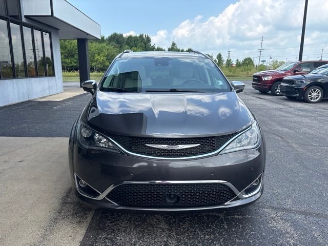 Used 2019 Gray Chrysler Limited image 8