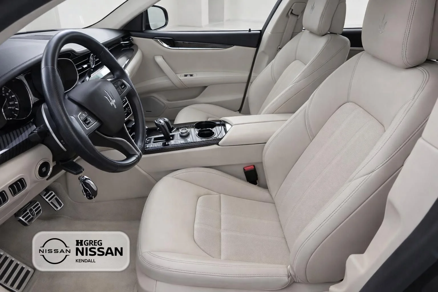 Used 2022 Silver Maserati Modena image 7