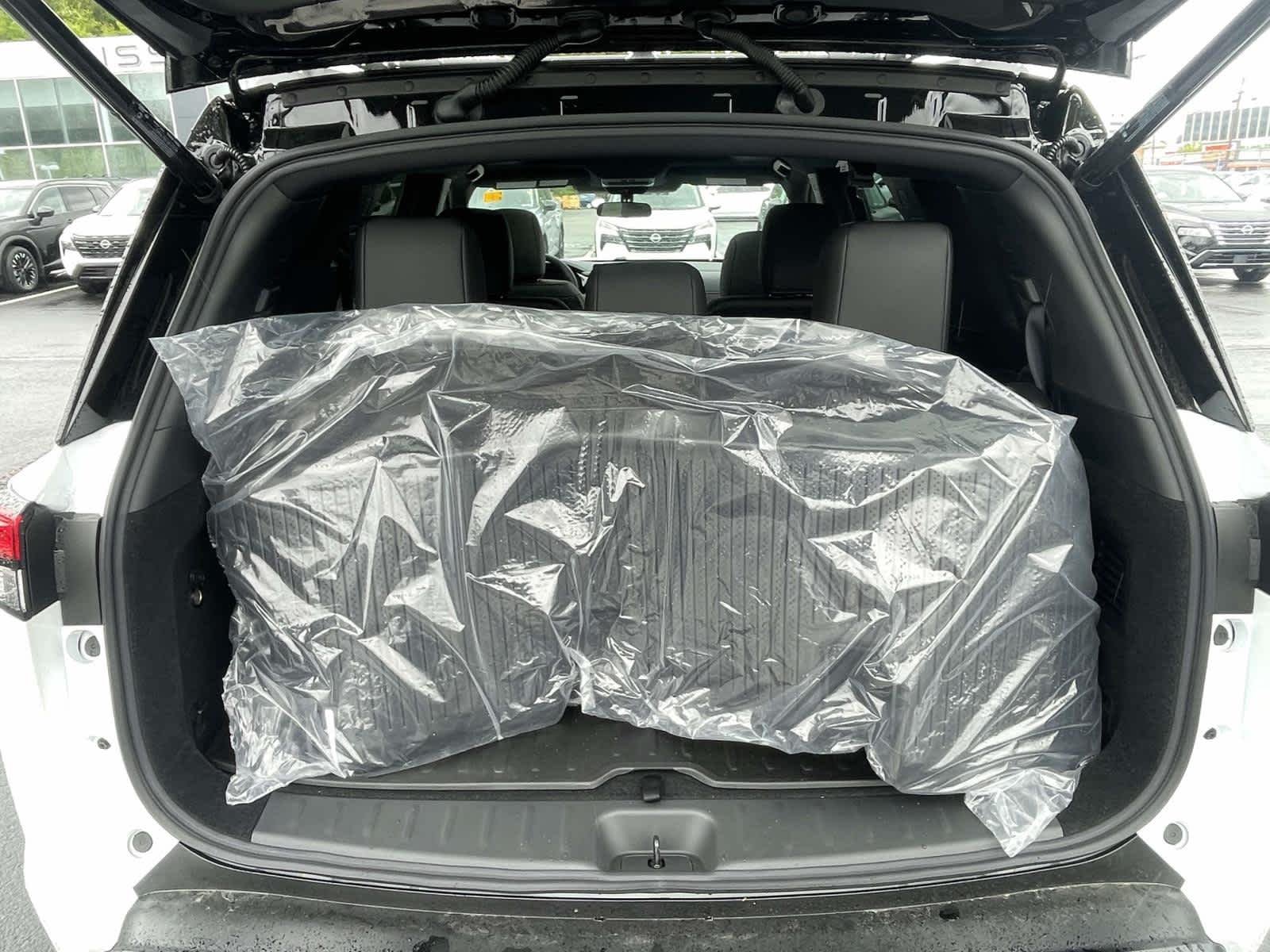 New 2026 Everest White Pearl Tricoat Nissan Rock Creek image 19