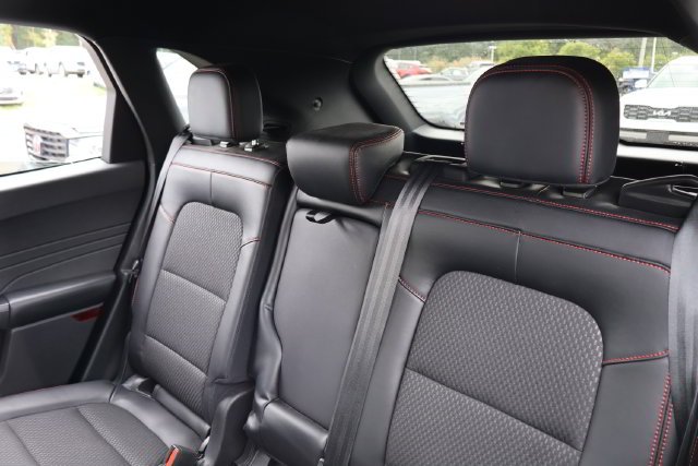 Used 2023 Gray Metallic Ford ST-Line image 11