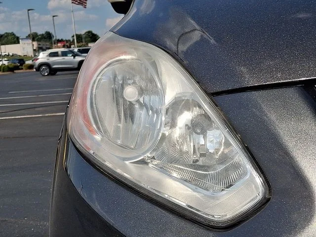 Used 2016 Gray Ford SEL image 9