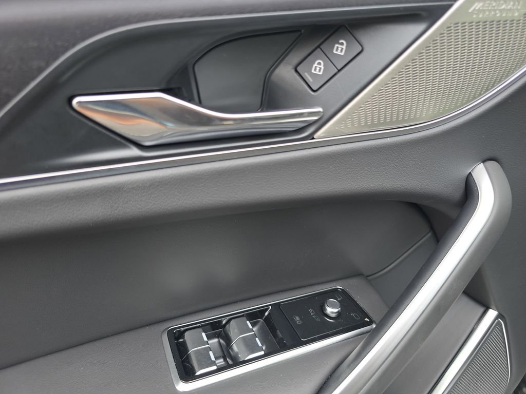 2026 Jaguar F-Pace R-Dynamic S - Photo 31